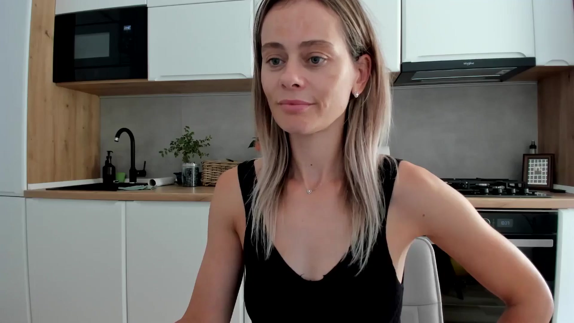 Gallery image thumbnail from DebbyPaige's myfreecams stream on, 08/12/2025, 15:56 image 14 of 20