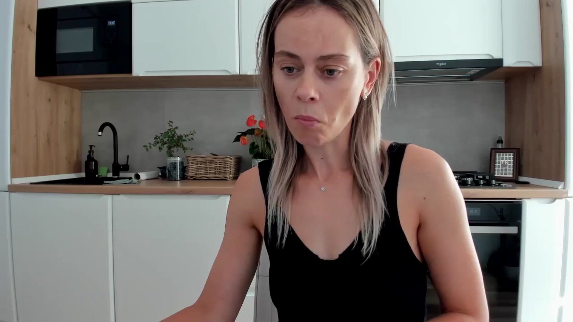 Gallery image thumbnail from DebbyPaige's myfreecams stream on, 08/12/2025, 15:56 image 4 of 20