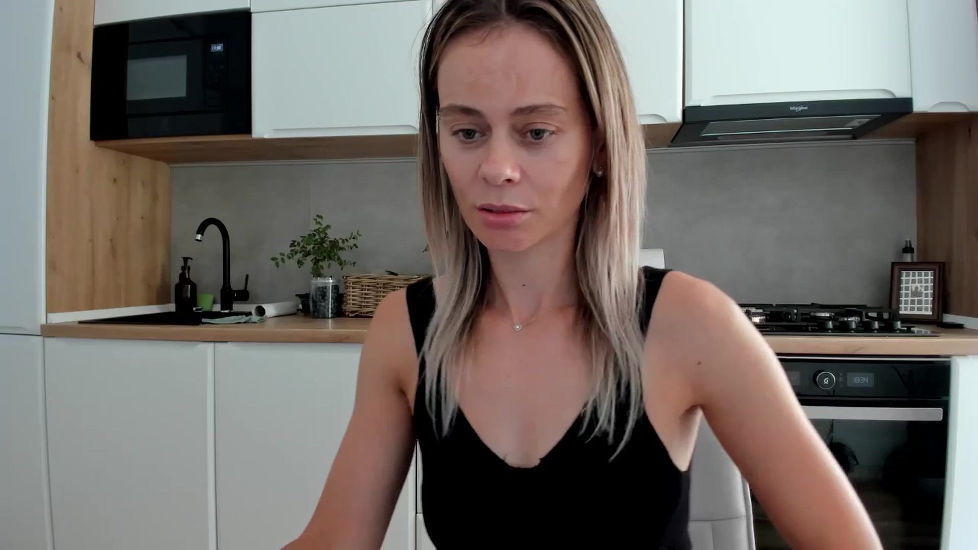 Gallery image thumbnail from DebbyPaige's myfreecams stream on, 08/12/2025, 15:56 image 13 of 20