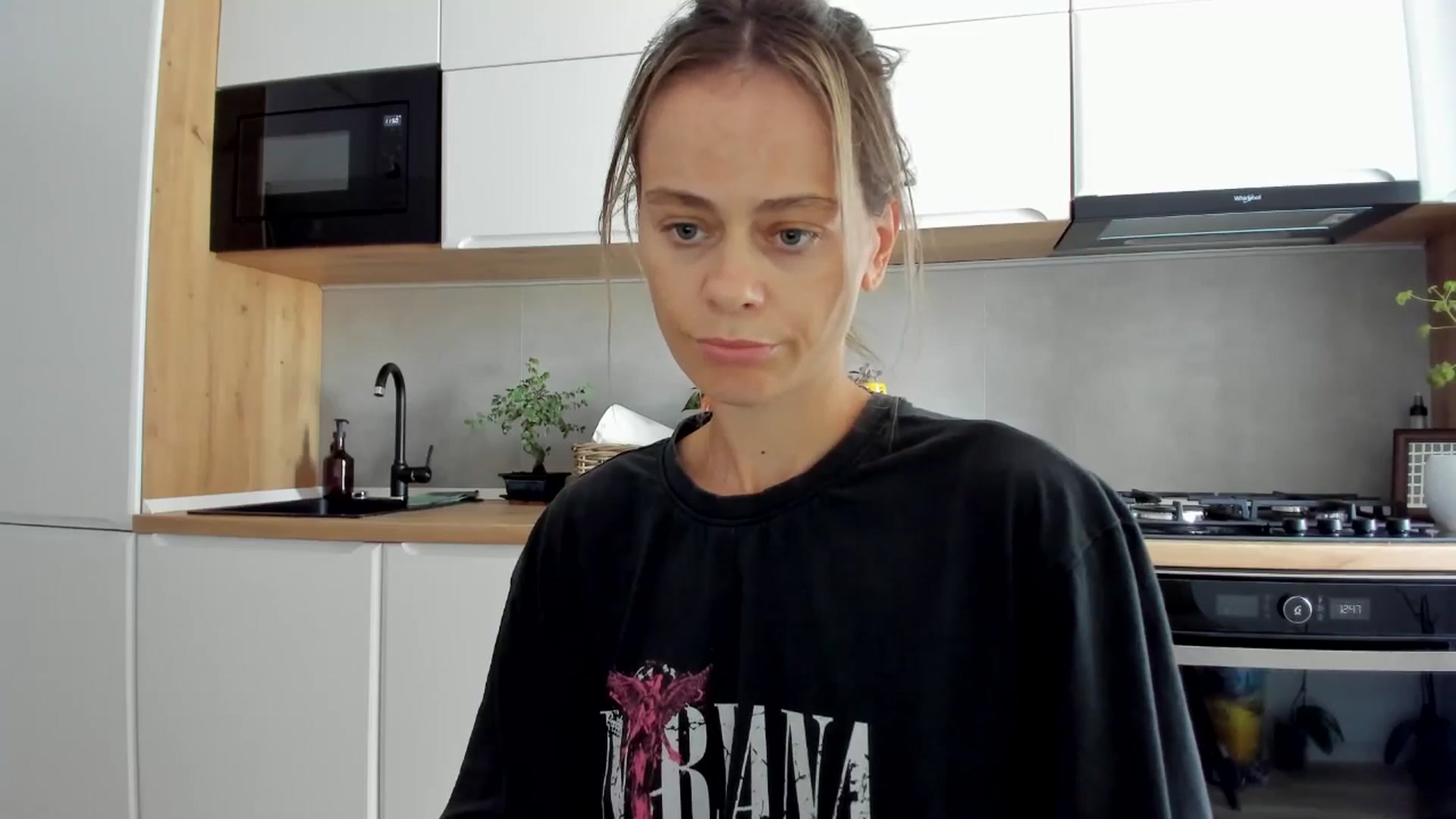 Gallery image thumbnail from DebbyPaige's myfreecams stream on, 08/13/2025, 10:21 image 8 of 20