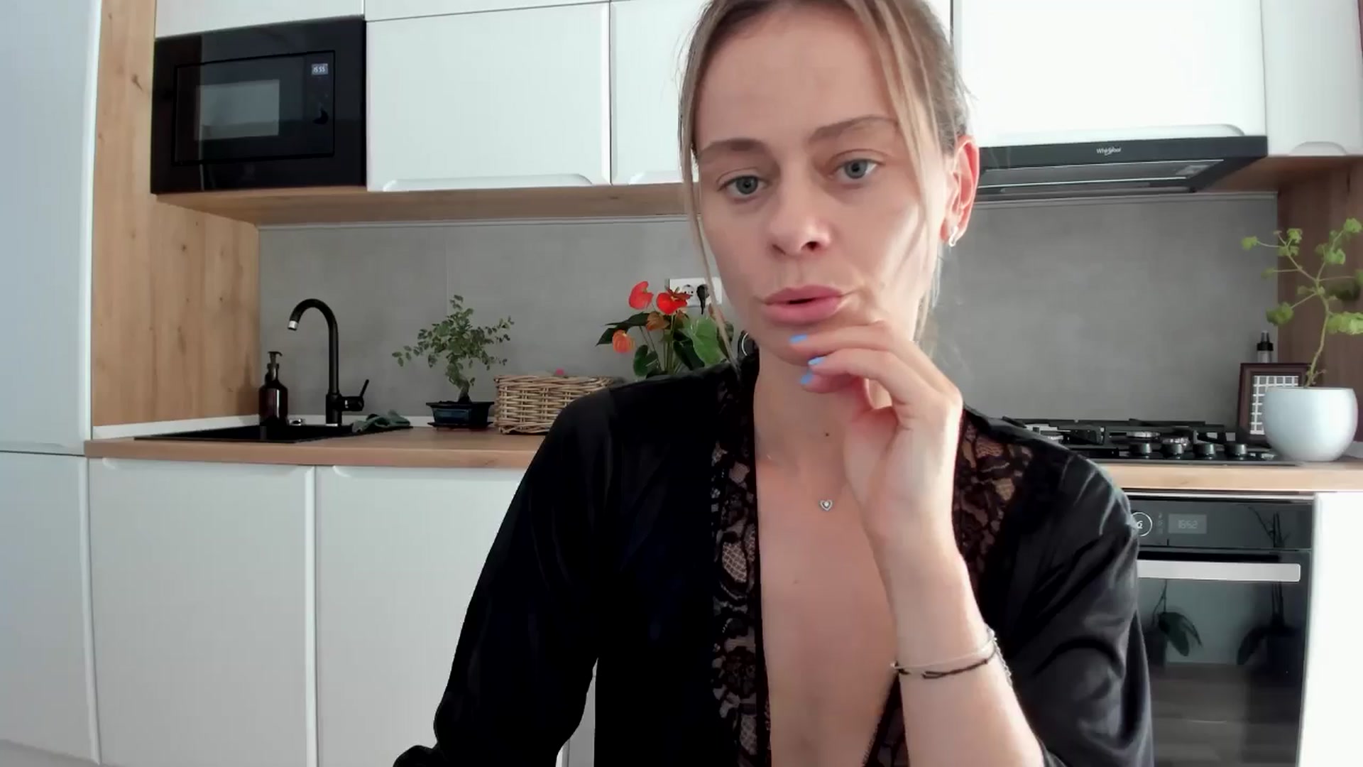 Gallery image thumbnail from DebbyPaige's myfreecams stream on, 08/13/2025, 15:08 image 6 of 20