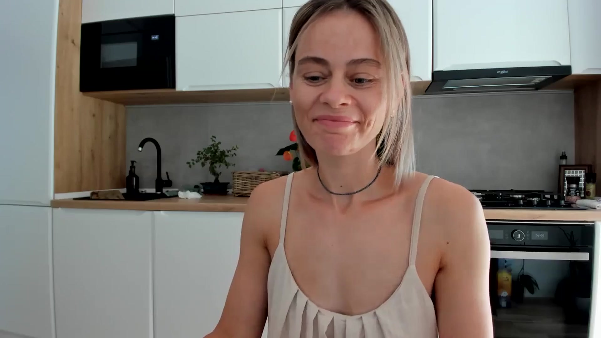 Gallery image thumbnail from DebbyPaige's myfreecams stream on, 08/14/2025, 14:23 image 10 of 20