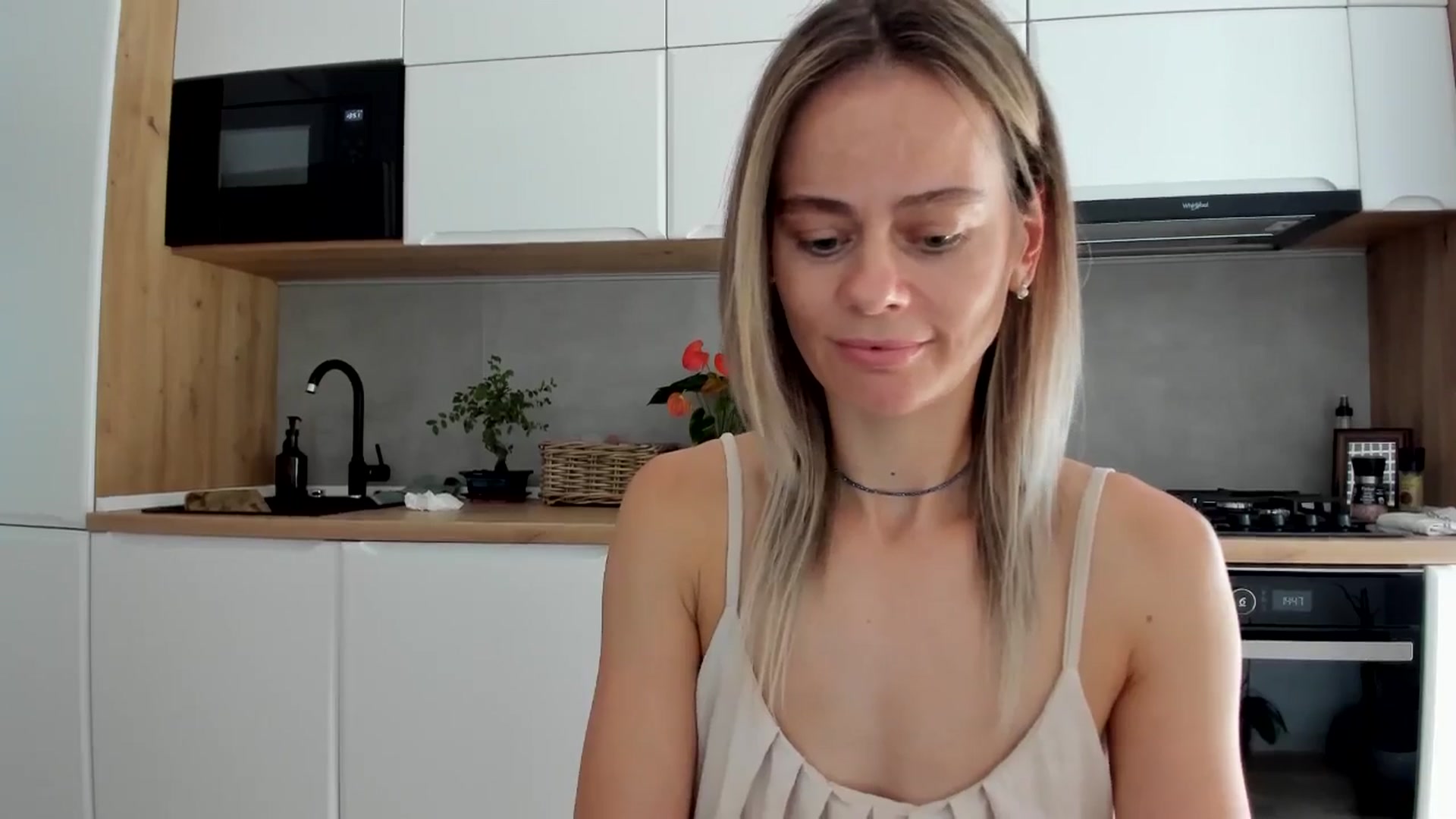 Gallery image thumbnail from DebbyPaige's myfreecams stream on, 08/14/2025, 14:23 image 4 of 20
