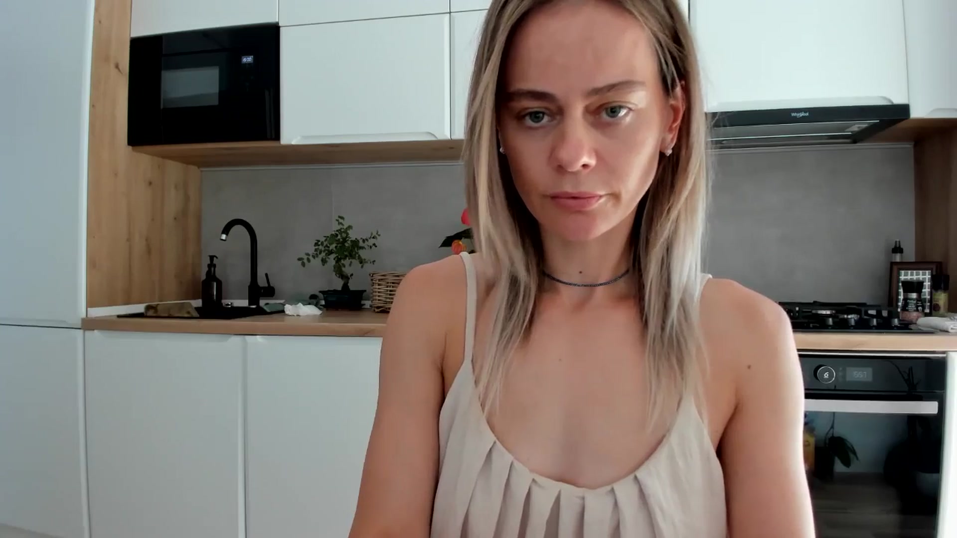 Gallery image thumbnail from DebbyPaige's myfreecams stream on, 08/14/2025, 14:23 image 12 of 20