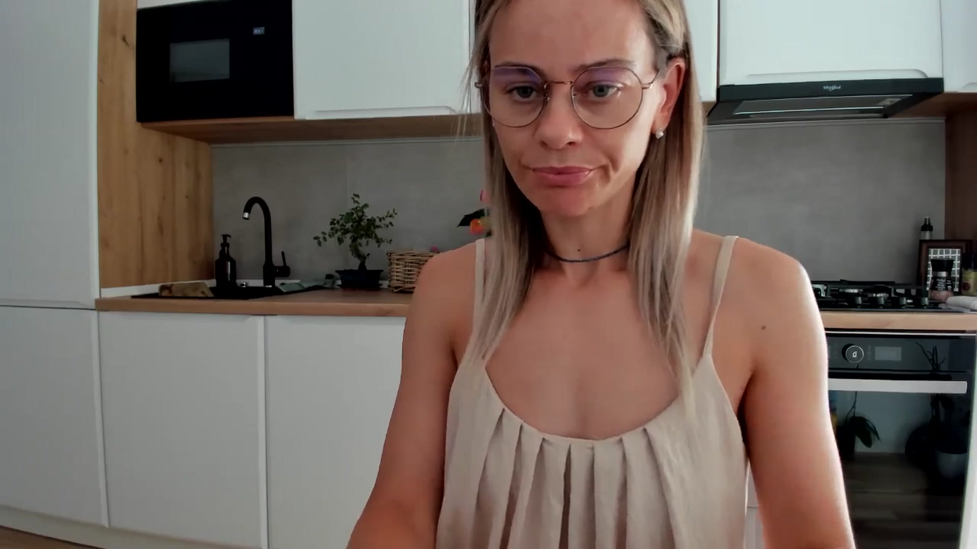 Gallery image thumbnail from DebbyPaige's myfreecams stream on, 08/14/2025, 15:31 image 7 of 20