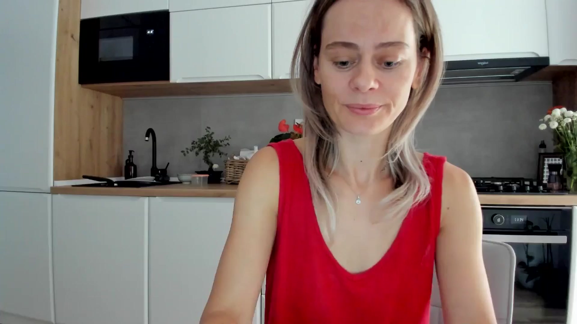Gallery image thumbnail from DebbyPaige's myfreecams stream on, 08/18/2025, 09:14 image 6 of 20
