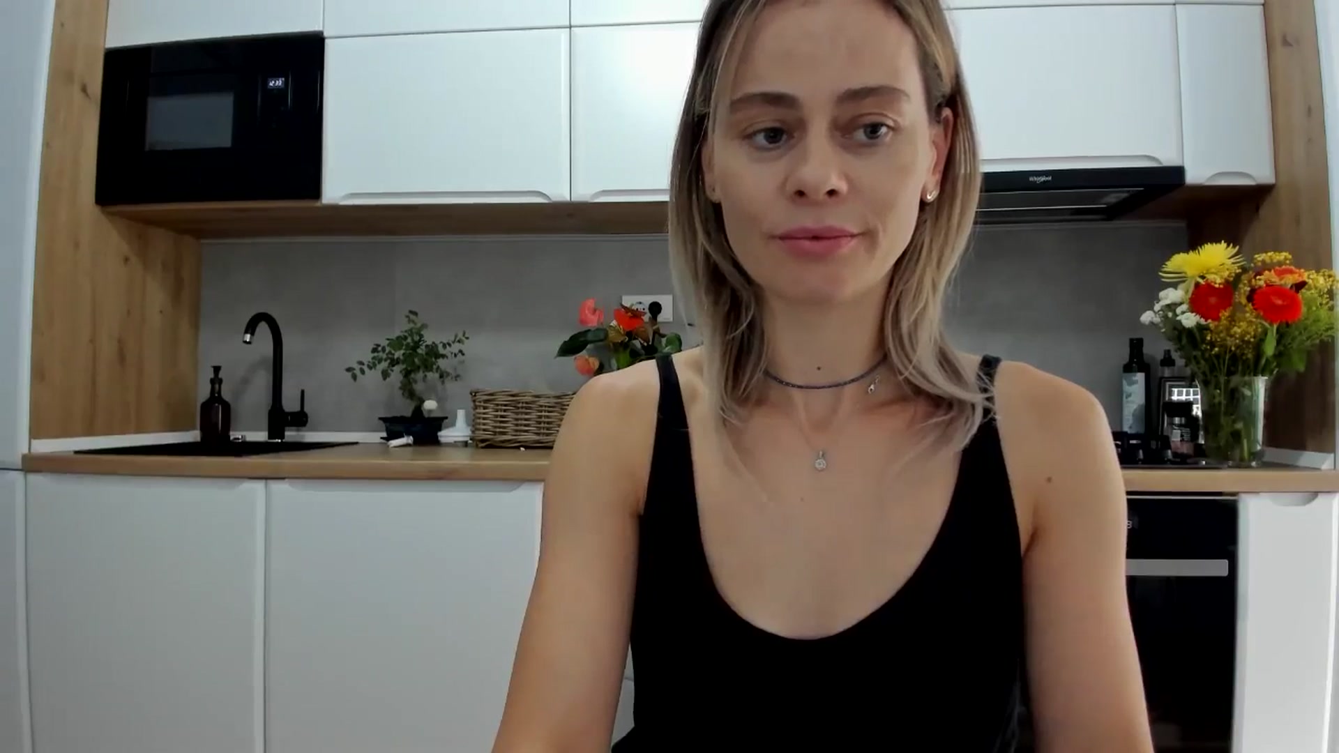Gallery image thumbnail from DebbyPaige's myfreecams stream on, 08/19/2025, 11:22 image 13 of 20
