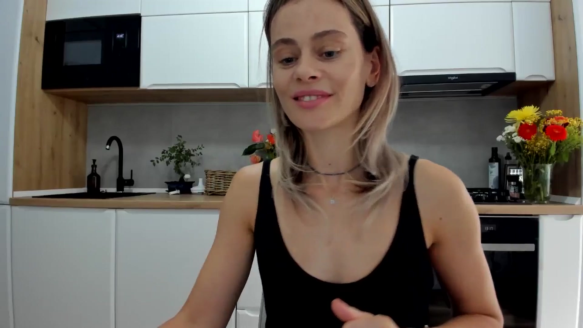 Gallery image thumbnail from DebbyPaige's myfreecams stream on, 08/19/2025, 11:22 image 11 of 20