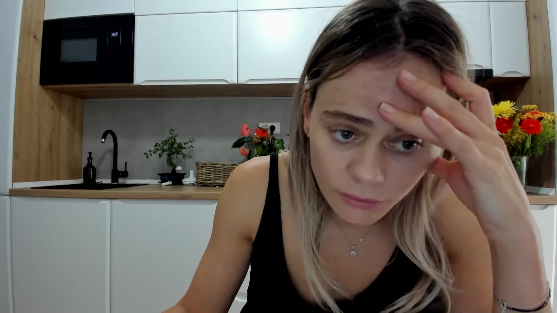 Gallery image thumbnail from DebbyPaige's myfreecams stream on, 08/19/2025, 11:22 image 17 of 20