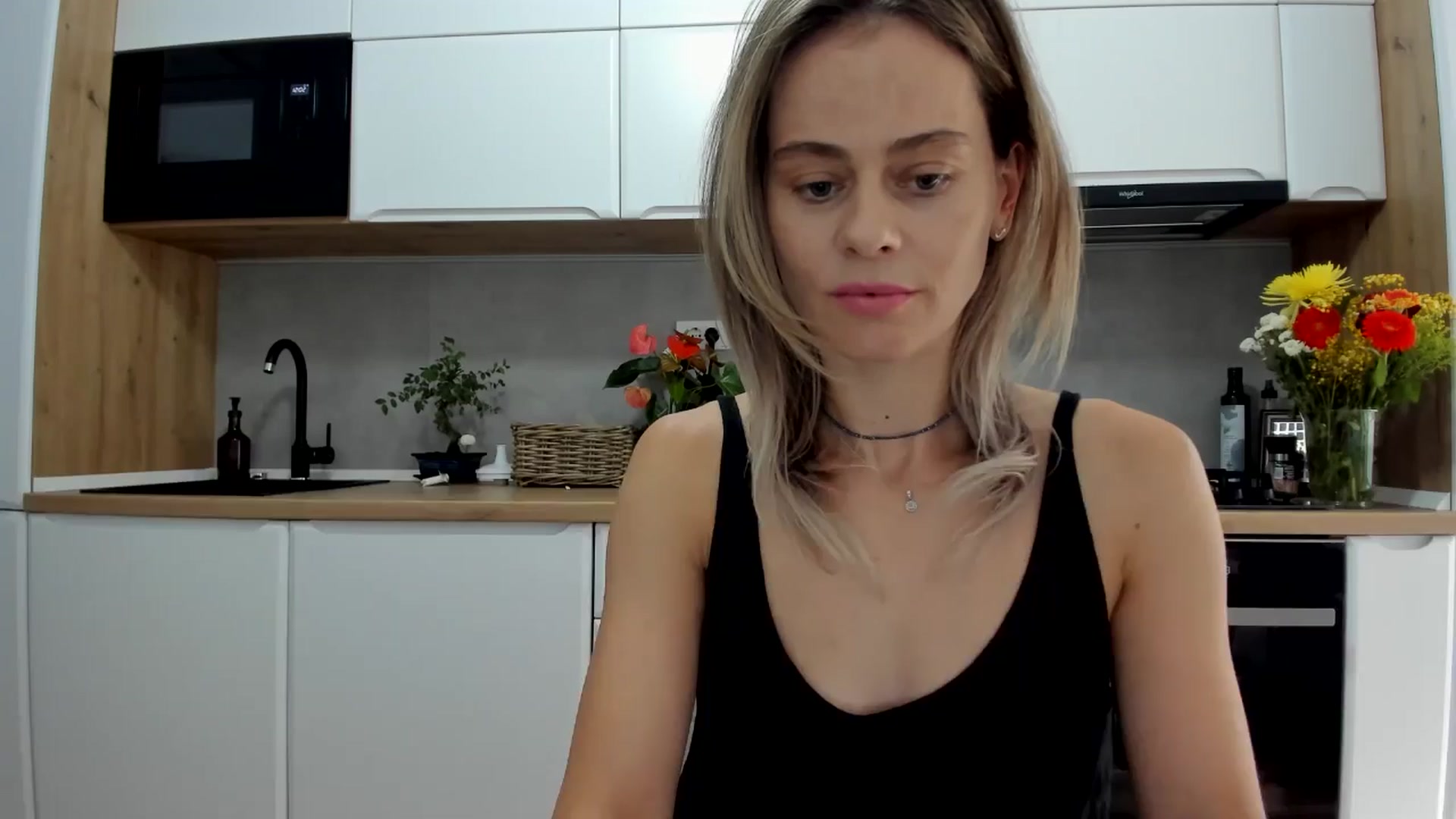 Gallery image thumbnail from DebbyPaige's myfreecams stream on, 08/19/2025, 11:22 image 8 of 20
