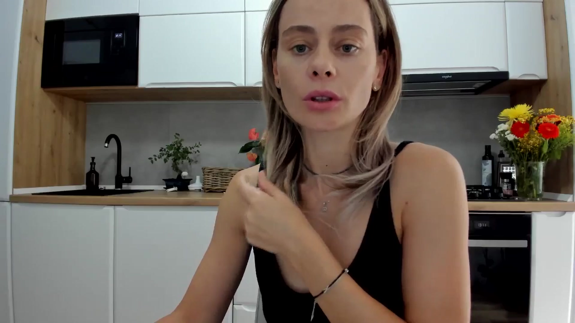 Gallery image thumbnail from DebbyPaige's myfreecams stream on, 08/19/2025, 11:22 image 10 of 20