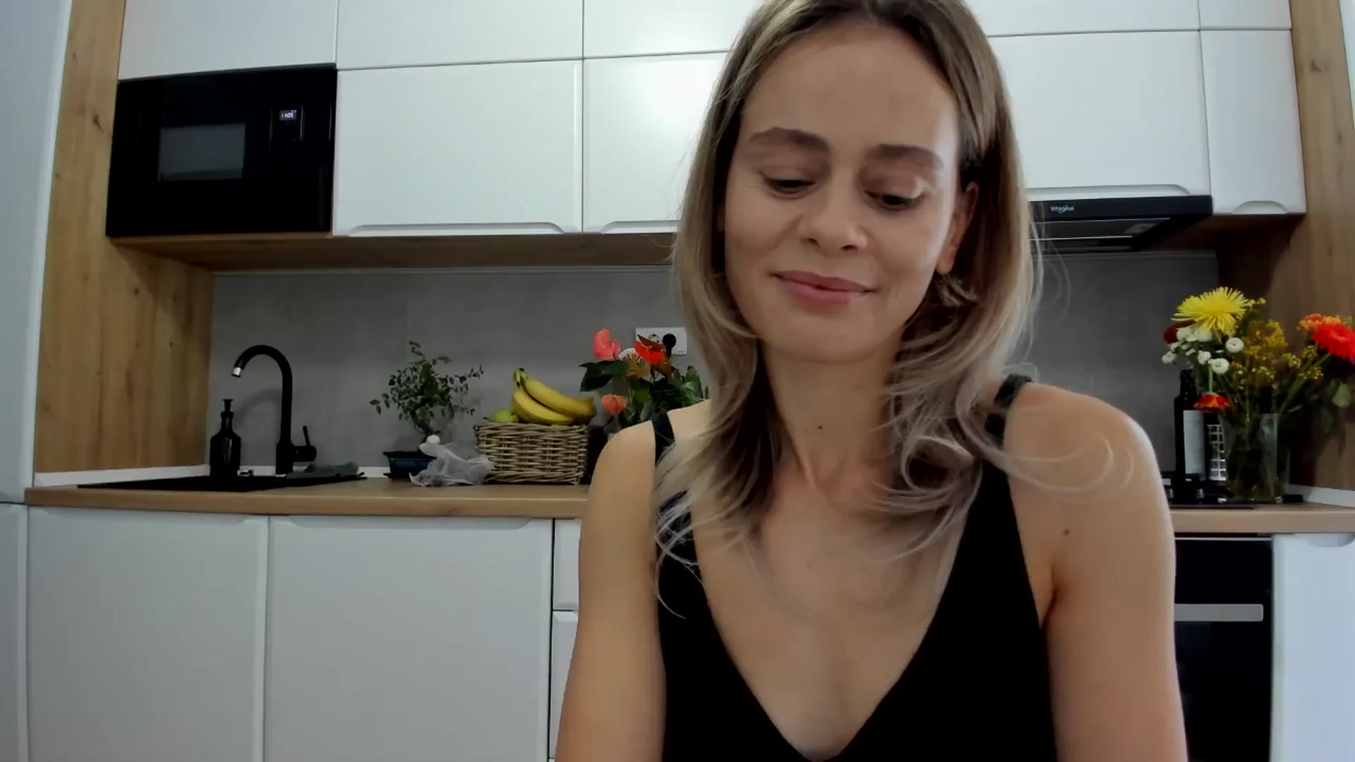 Gallery image thumbnail from DebbyPaige's myfreecams stream on, 08/21/2025, 10:18 image 10 of 20