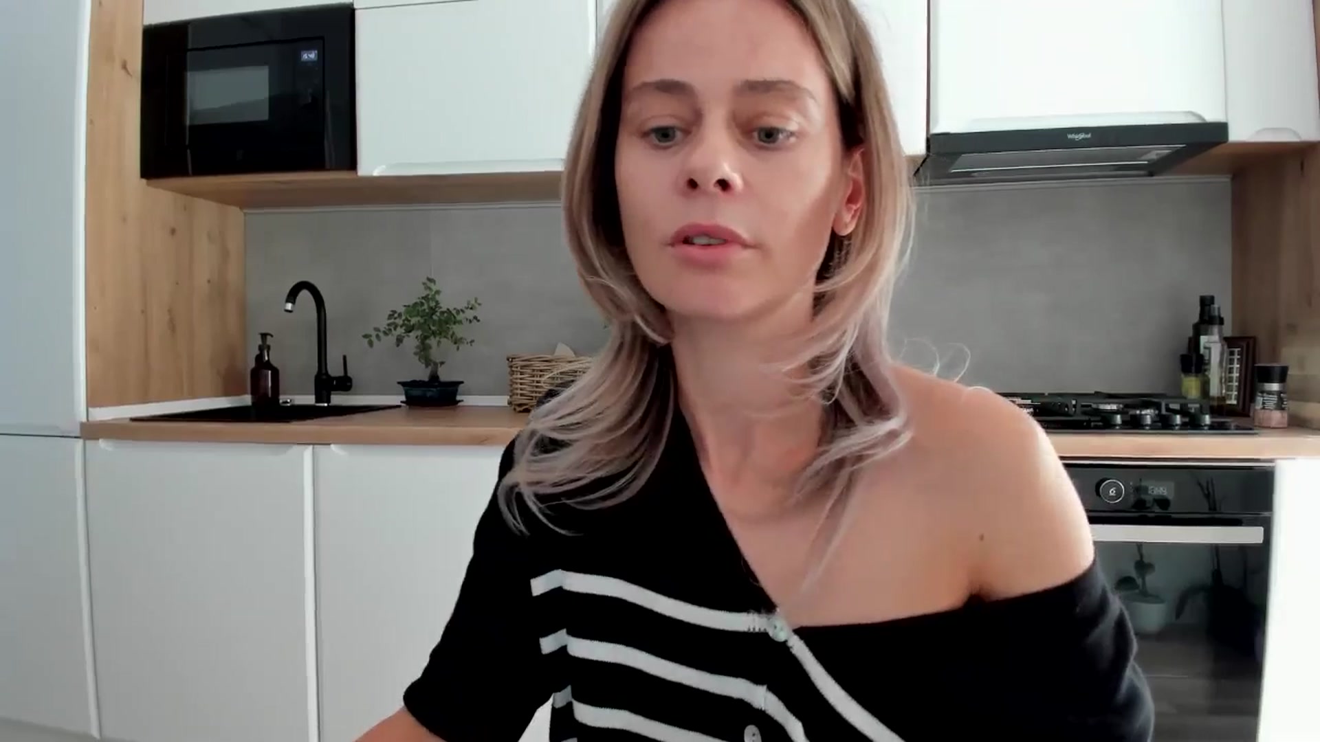 Gallery image thumbnail from DebbyPaige's myfreecams stream on, 08/25/2025, 14:10 image 19 of 20