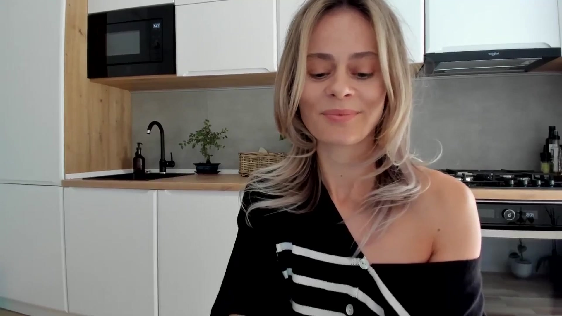 Gallery image thumbnail from DebbyPaige's myfreecams stream on, 08/25/2025, 14:10 image 15 of 20