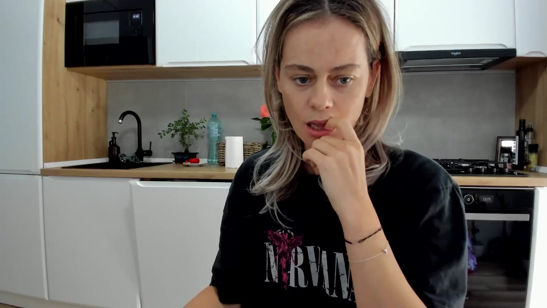 Gallery image thumbnail from DebbyPaige's myfreecams stream on, 08/26/2025, 11:08 image 7 of 20