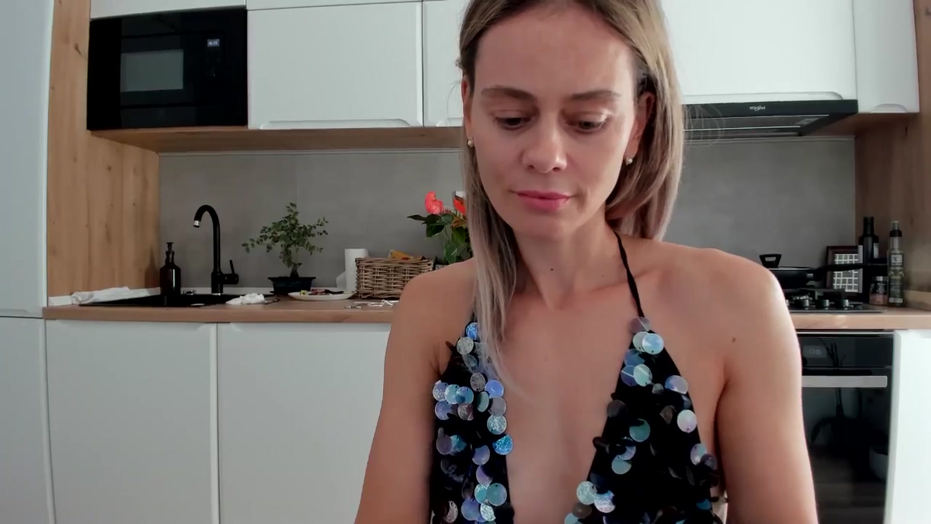 Gallery image thumbnail from DebbyPaige's myfreecams stream on, 08/27/2025, 15:23 image 16 of 20