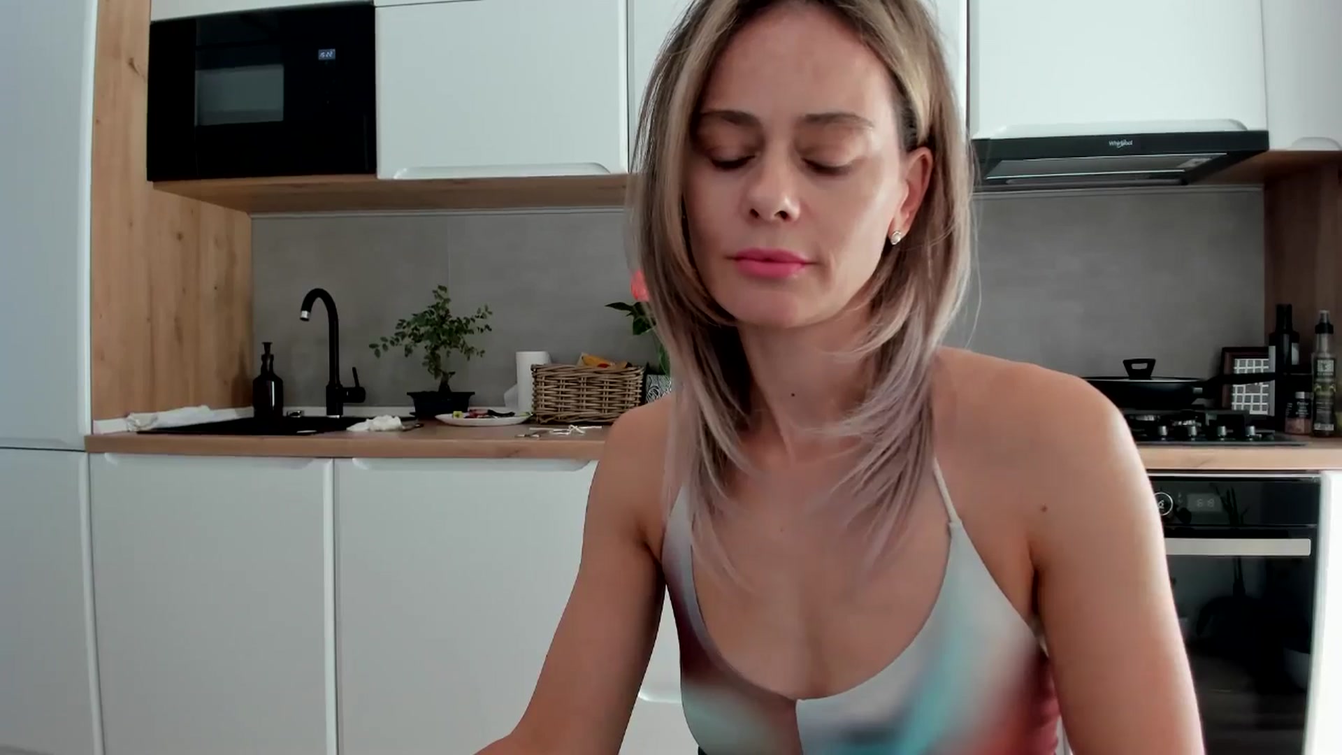 Gallery image thumbnail from DebbyPaige's myfreecams stream on, 08/27/2025, 15:23 image 7 of 20