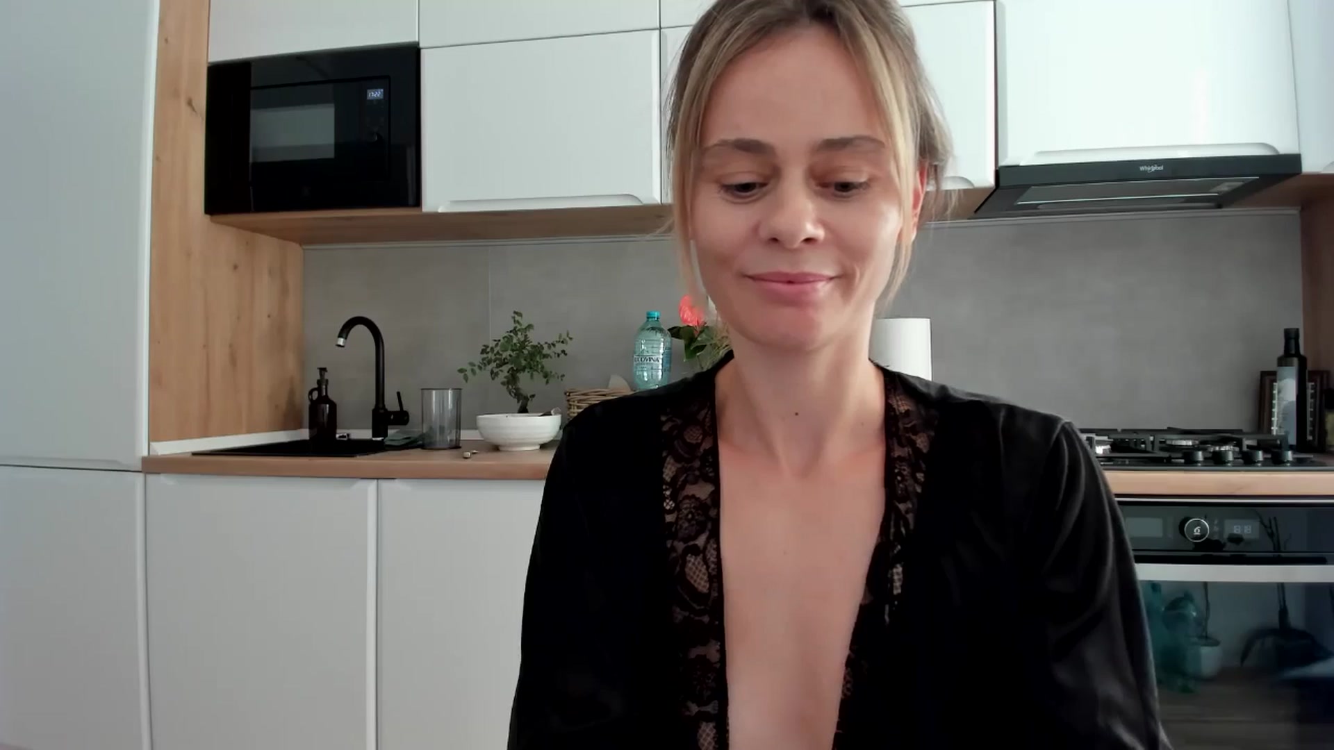 Gallery image thumbnail from DebbyPaige's myfreecams stream on, 08/30/2025, 15:22 image 16 of 20