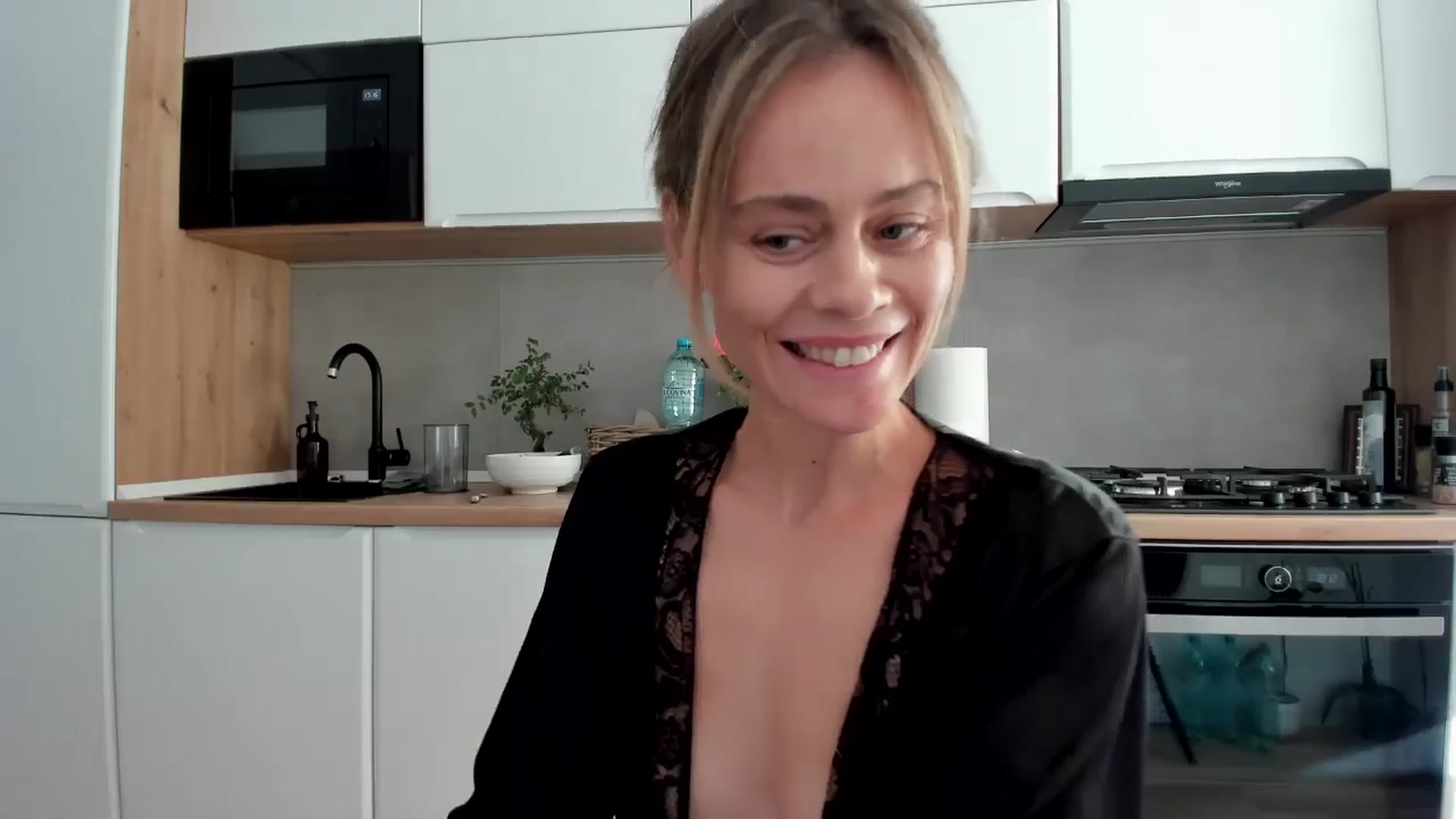Gallery image thumbnail from DebbyPaige's myfreecams stream on, 08/30/2025, 15:22 image 5 of 20