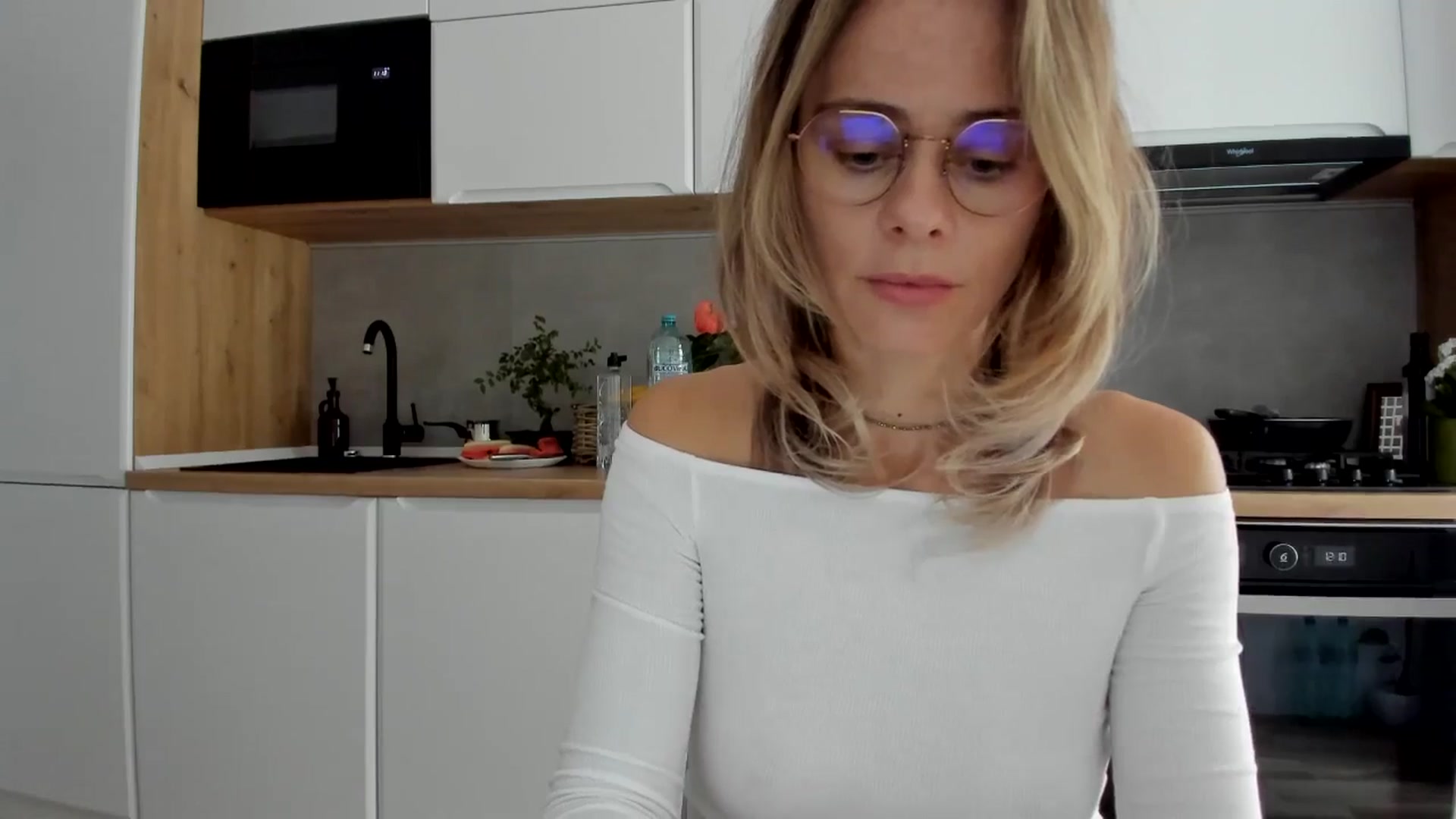 Gallery image thumbnail from DebbyPaige's myfreecams stream on, 09/03/2025, 10:01 image 10 of 20