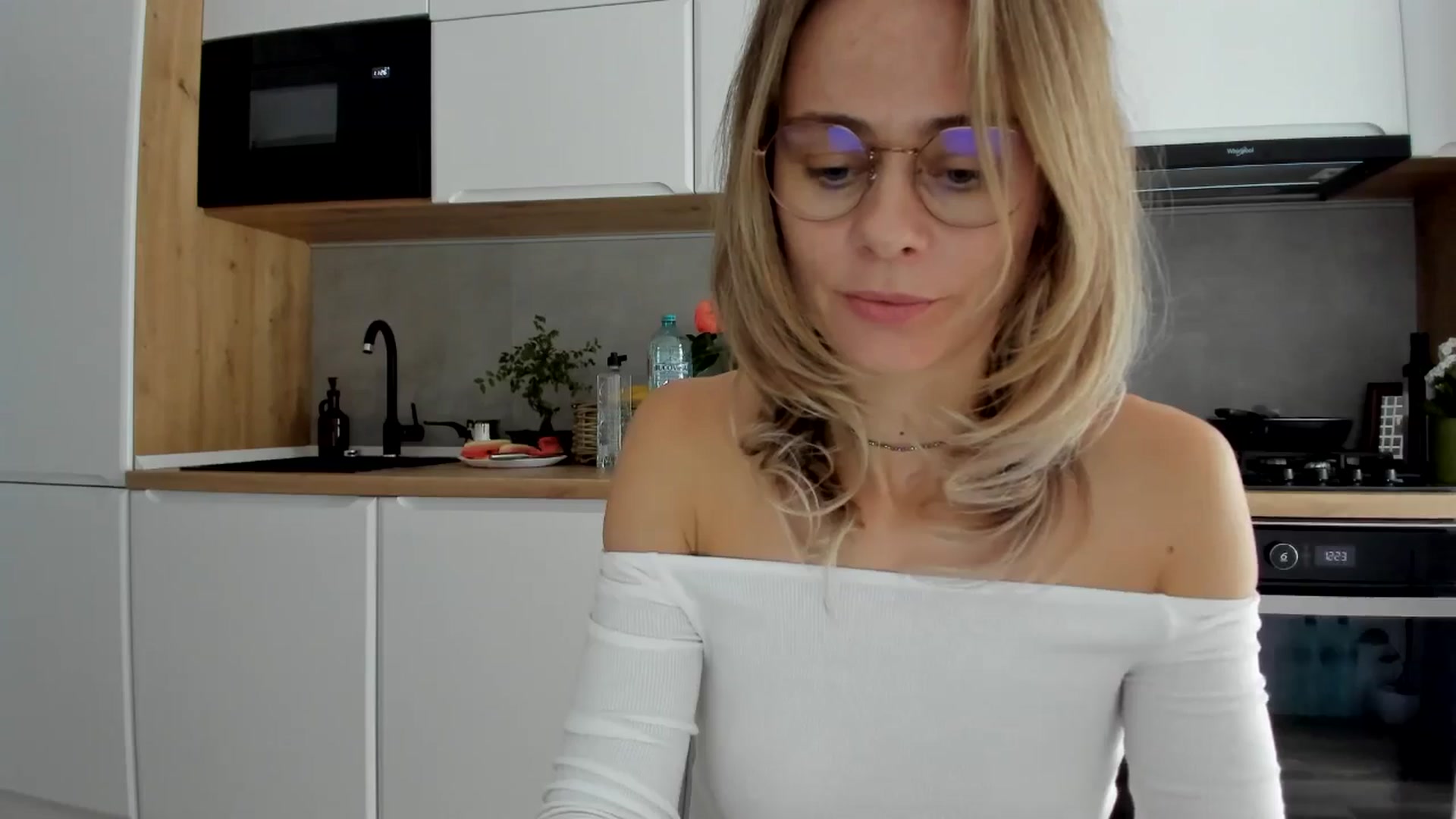 Gallery image thumbnail from DebbyPaige's myfreecams stream on, 09/03/2025, 10:01 image 13 of 20