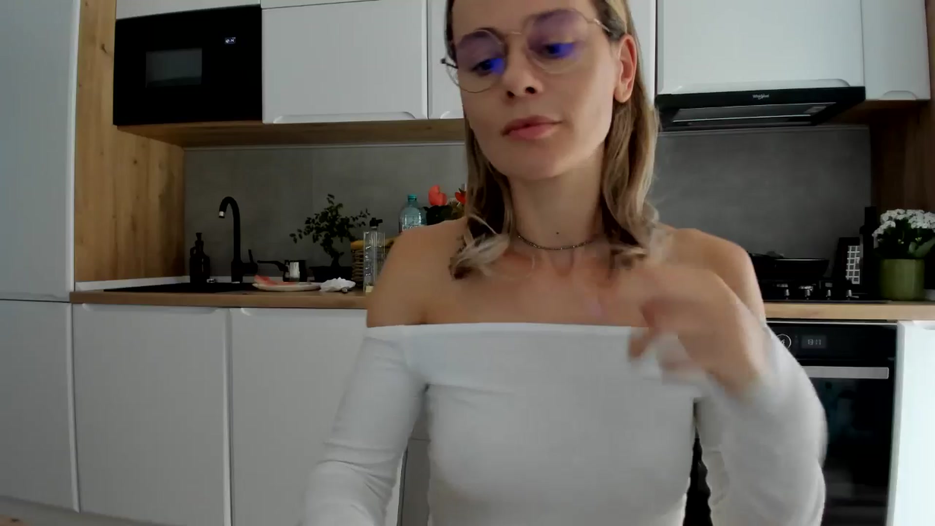 Gallery image thumbnail from DebbyPaige's myfreecams stream on, 09/03/2025, 10:37 image 6 of 20