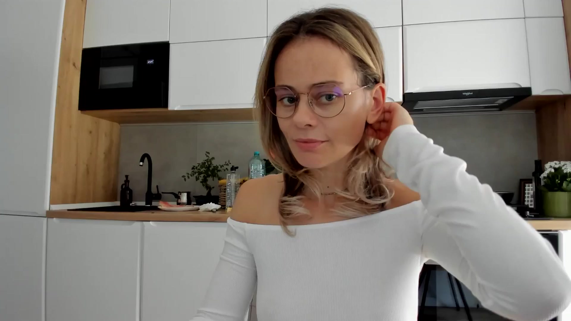 Gallery image thumbnail from DebbyPaige's myfreecams stream on, 09/03/2025, 10:37 image 18 of 20