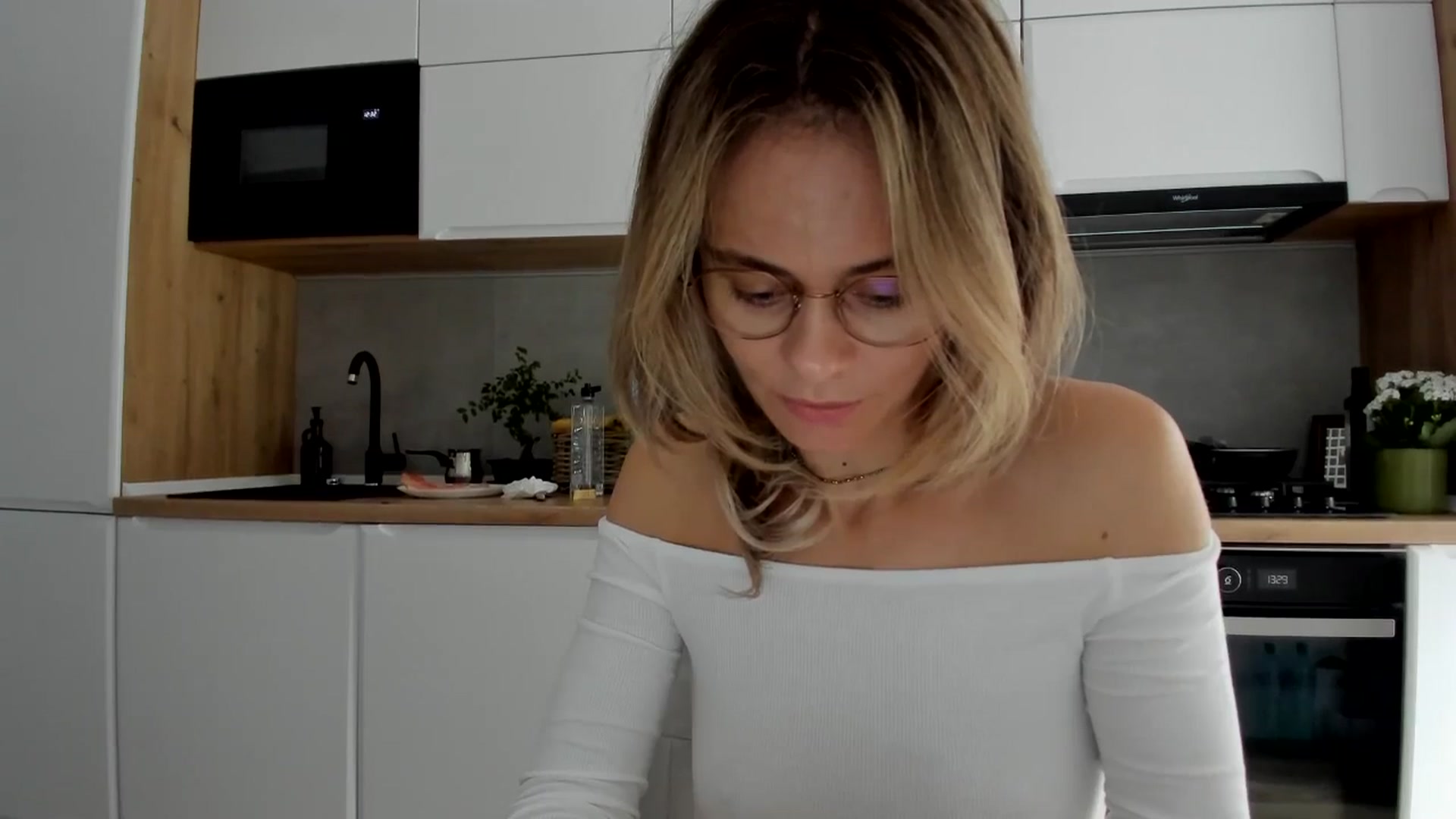Gallery image thumbnail from DebbyPaige's myfreecams stream on, 09/03/2025, 10:37 image 17 of 20
