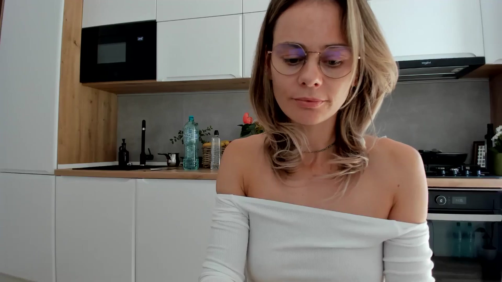 Gallery image thumbnail from DebbyPaige's myfreecams stream on, 09/03/2025, 13:09 image 6 of 20