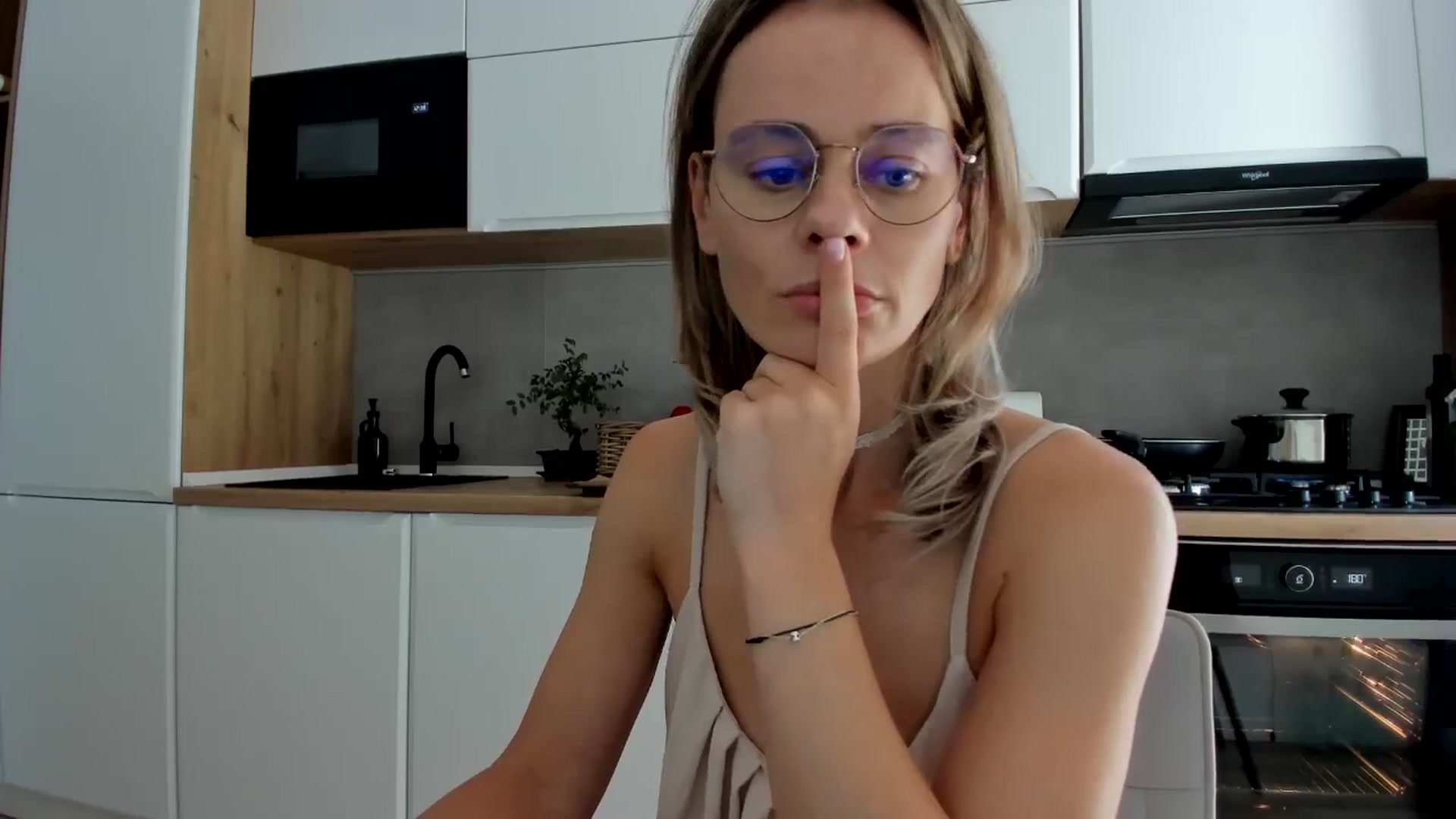 Gallery image thumbnail from DebbyPaige's myfreecams stream on, 09/04/2025, 12:00 image 10 of 20