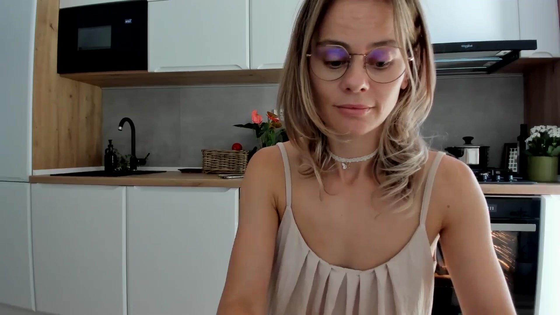 Gallery image thumbnail from DebbyPaige's myfreecams stream on, 09/04/2025, 12:00 image 12 of 20