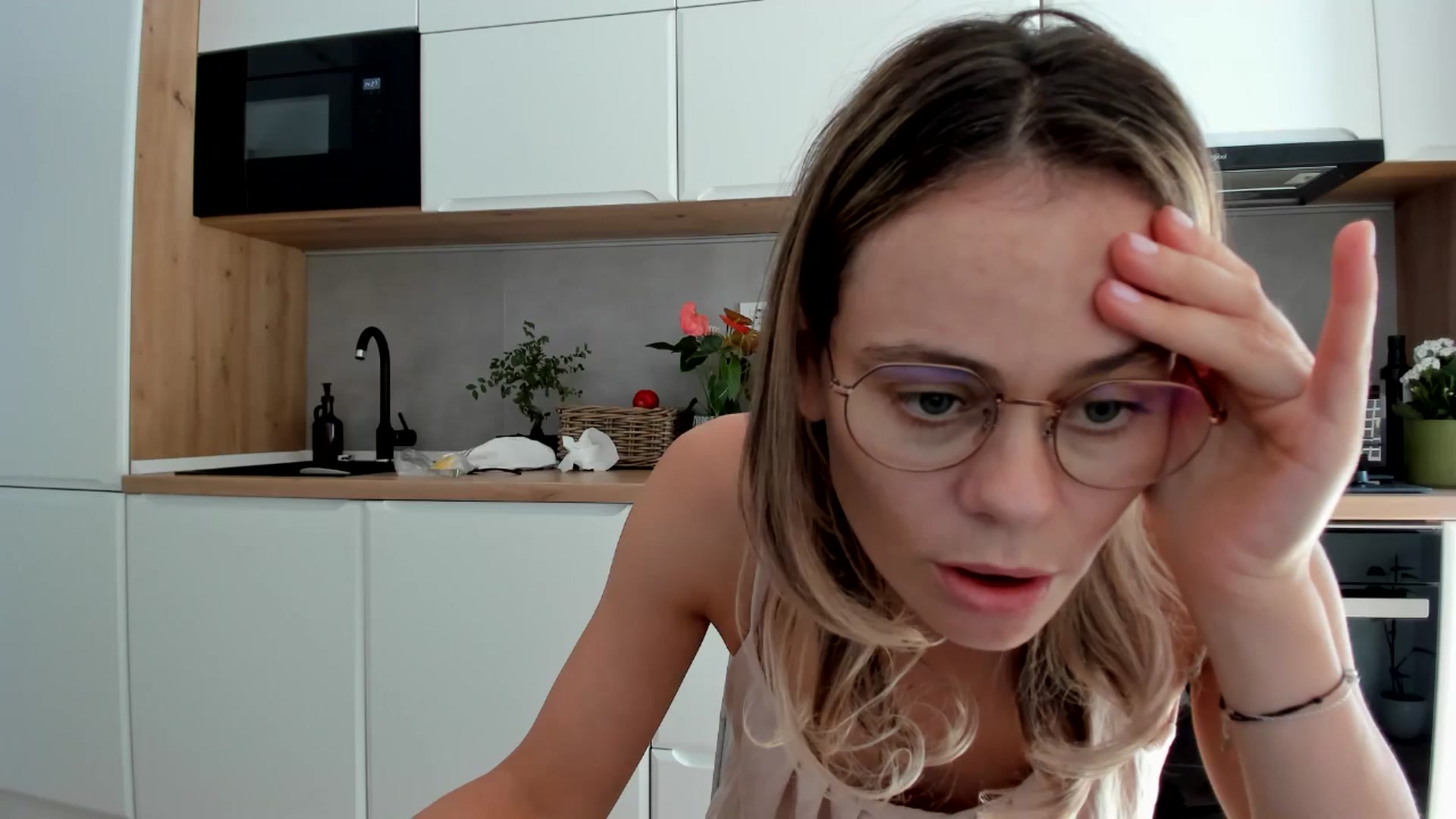 Gallery image thumbnail from DebbyPaige's myfreecams stream on, 09/04/2025, 13:30 image 2 of 20