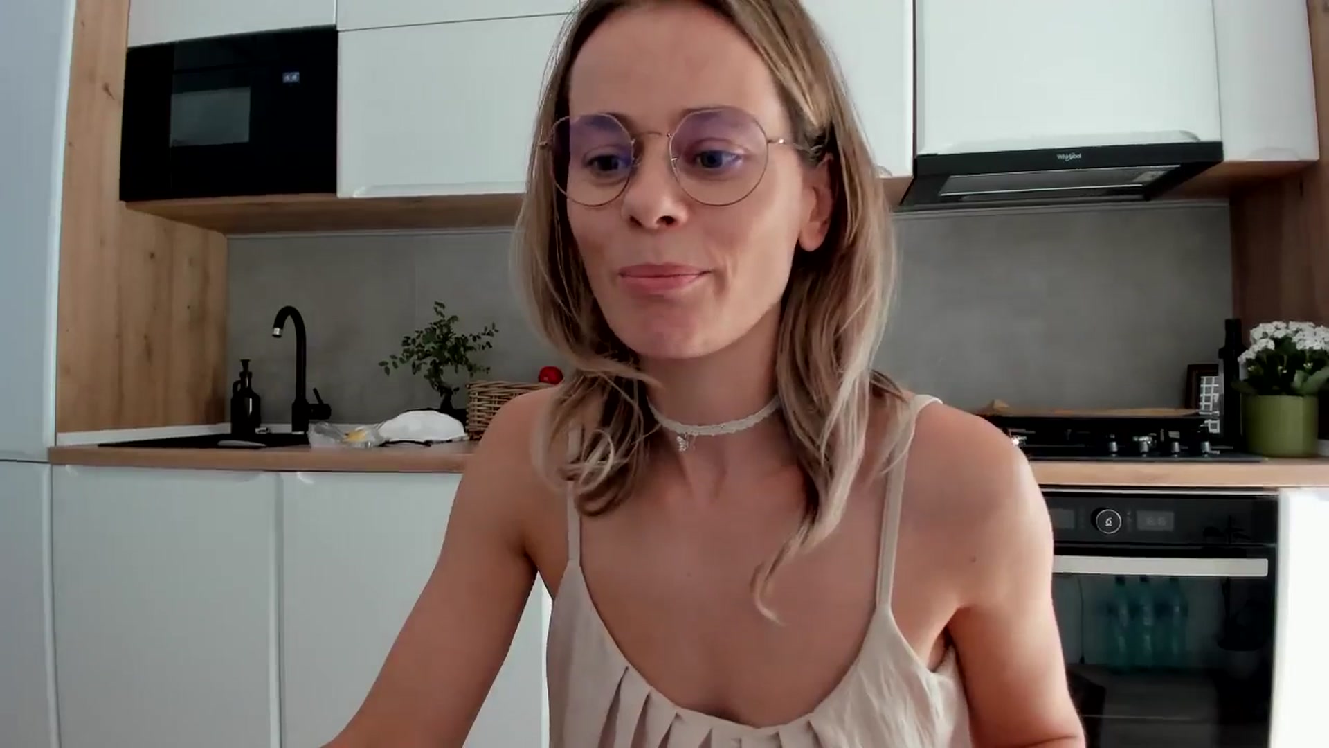 Gallery image thumbnail from DebbyPaige's myfreecams stream on, 09/04/2025, 13:30 image 17 of 20