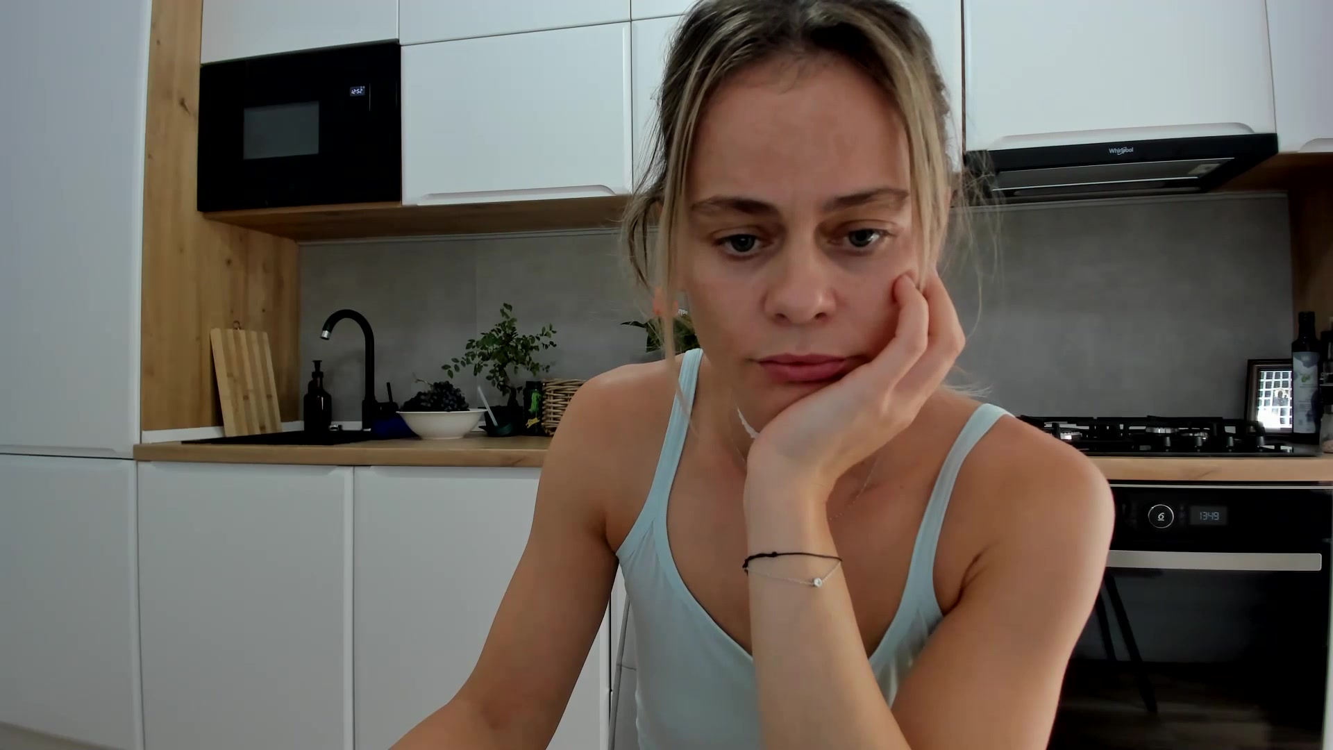 Gallery image thumbnail from DebbyPaige's myfreecams stream on, 09/10/2025, 12:38 image 9 of 20