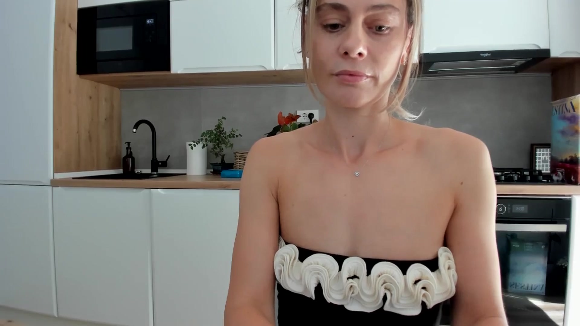Gallery image thumbnail from DebbyPaige's myfreecams stream on, 09/16/2025, 11:50 image 20 of 20