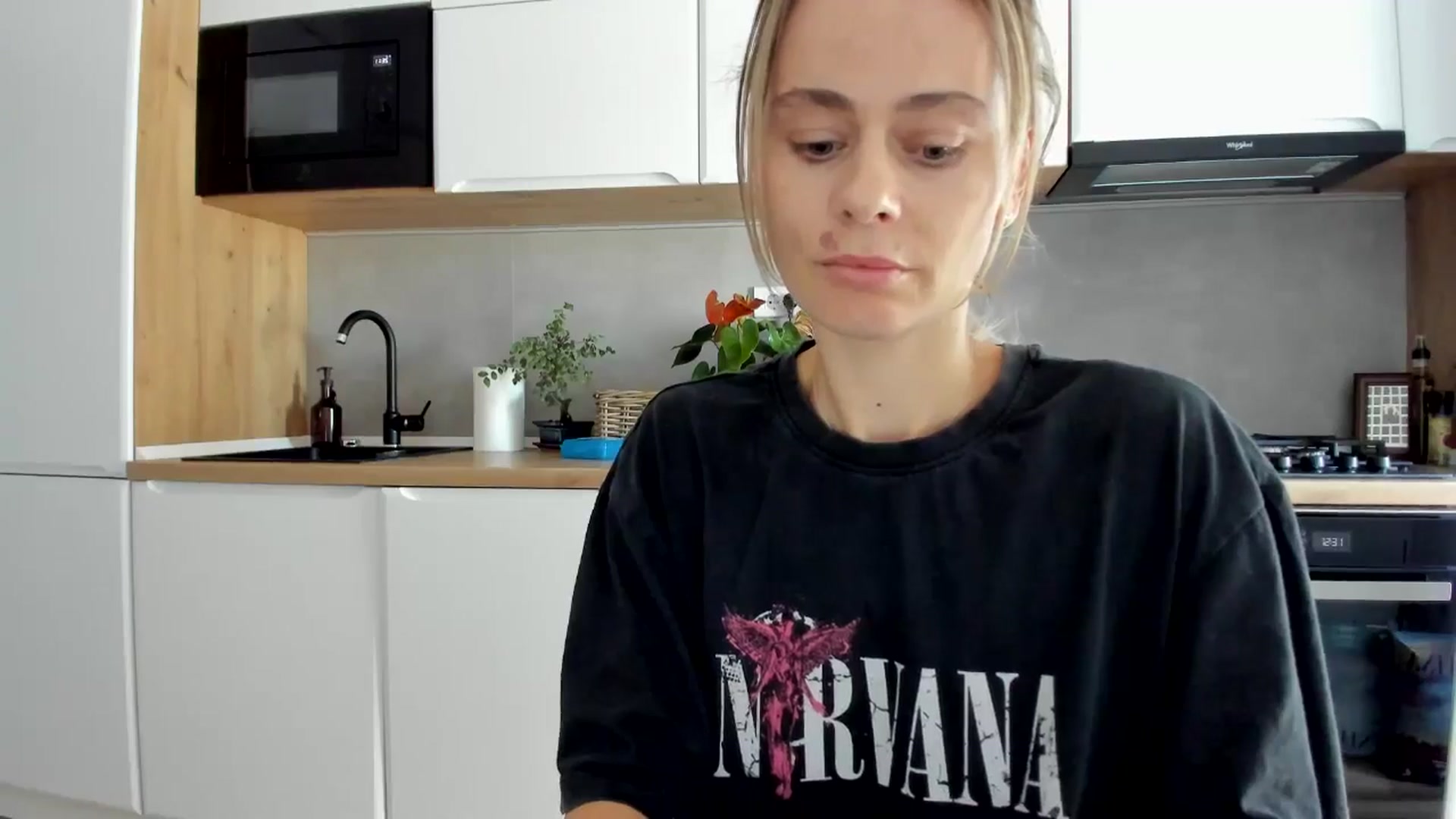 Gallery image thumbnail from DebbyPaige's myfreecams stream on, 09/16/2025, 11:50 image 3 of 20