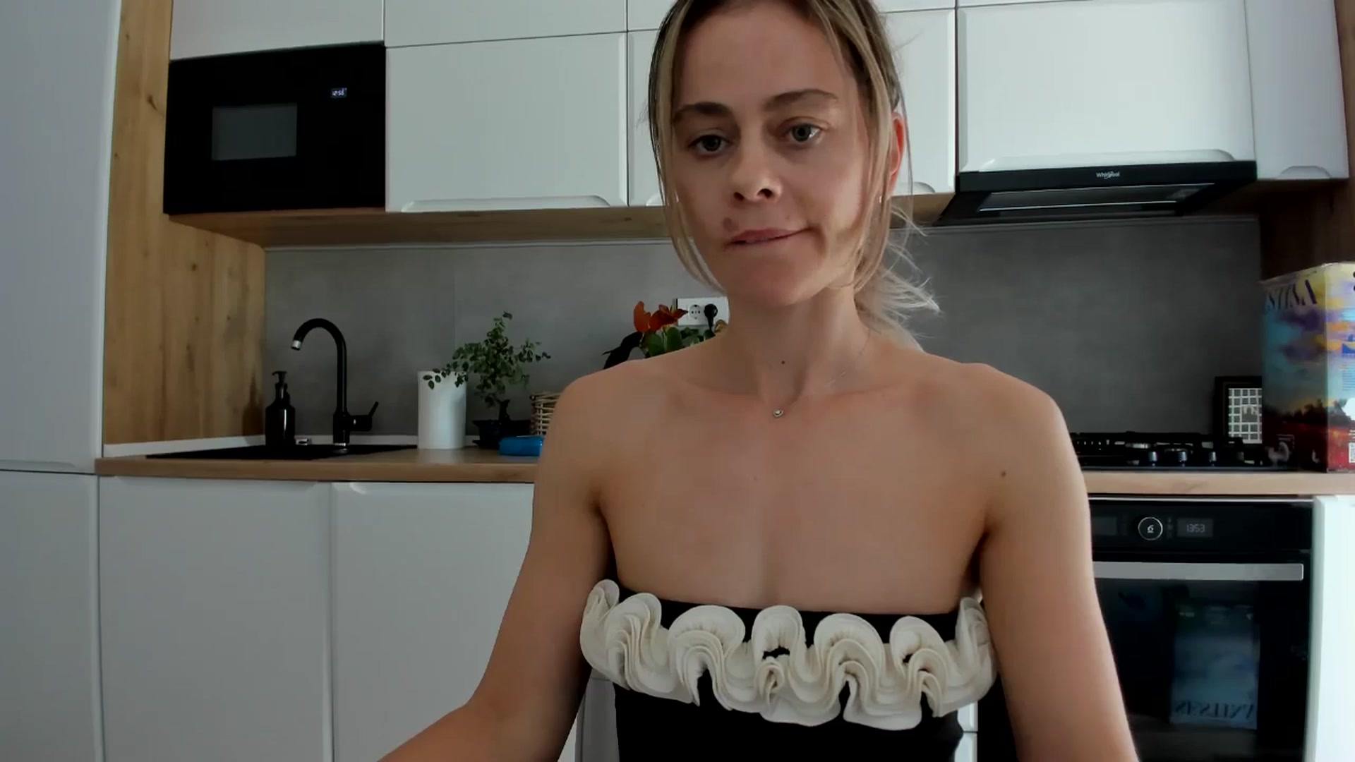 Gallery image thumbnail from DebbyPaige's myfreecams stream on, 09/16/2025, 11:50 image 14 of 20