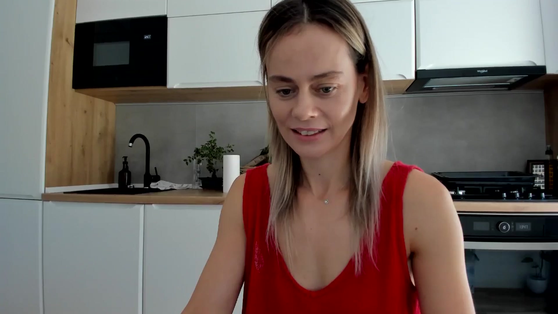 Gallery image thumbnail from DebbyPaige's myfreecams stream on, 09/19/2025, 11:36 image 14 of 20