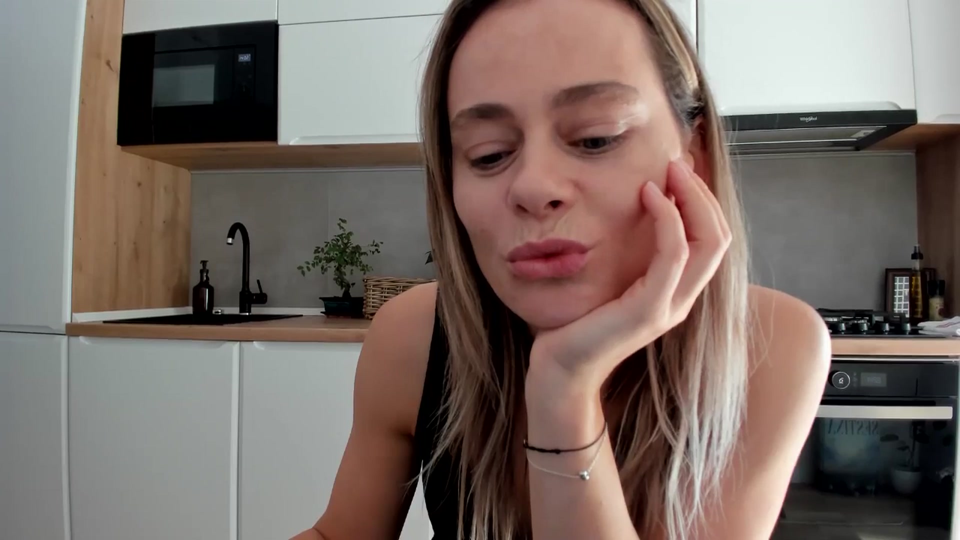 Gallery image thumbnail from DebbyPaige's myfreecams stream on, 09/21/2025, 13:14 image 4 of 20