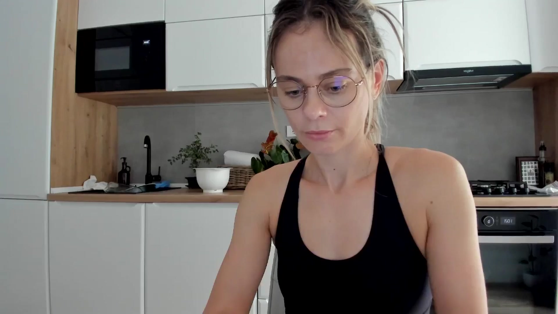 Gallery image thumbnail from DebbyPaige's myfreecams stream on, 09/25/2025, 13:36 image 12 of 20