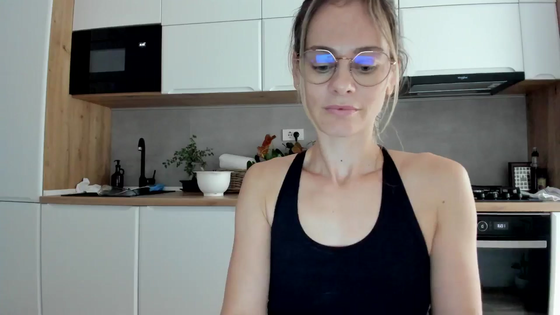 Gallery image thumbnail from DebbyPaige's myfreecams stream on, 09/25/2025, 13:36 image 18 of 20