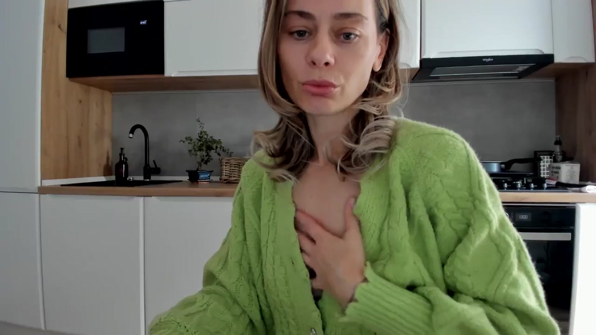 Gallery image thumbnail from DebbyPaige's myfreecams stream on, 09/29/2025, 13:27 image 3 of 20