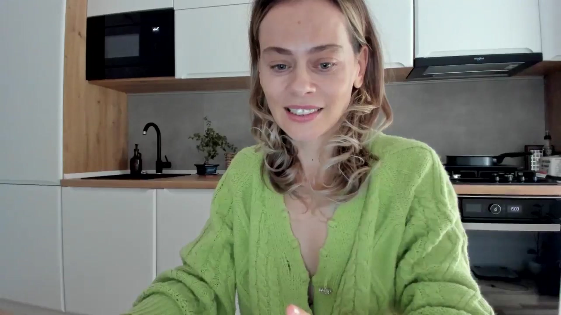 Gallery image thumbnail from DebbyPaige's myfreecams stream on, 09/29/2025, 13:27 image 14 of 20