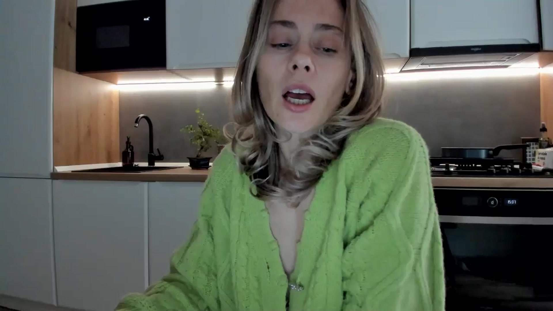 Gallery image thumbnail from DebbyPaige's myfreecams stream on, 09/29/2025, 13:27 image 17 of 20