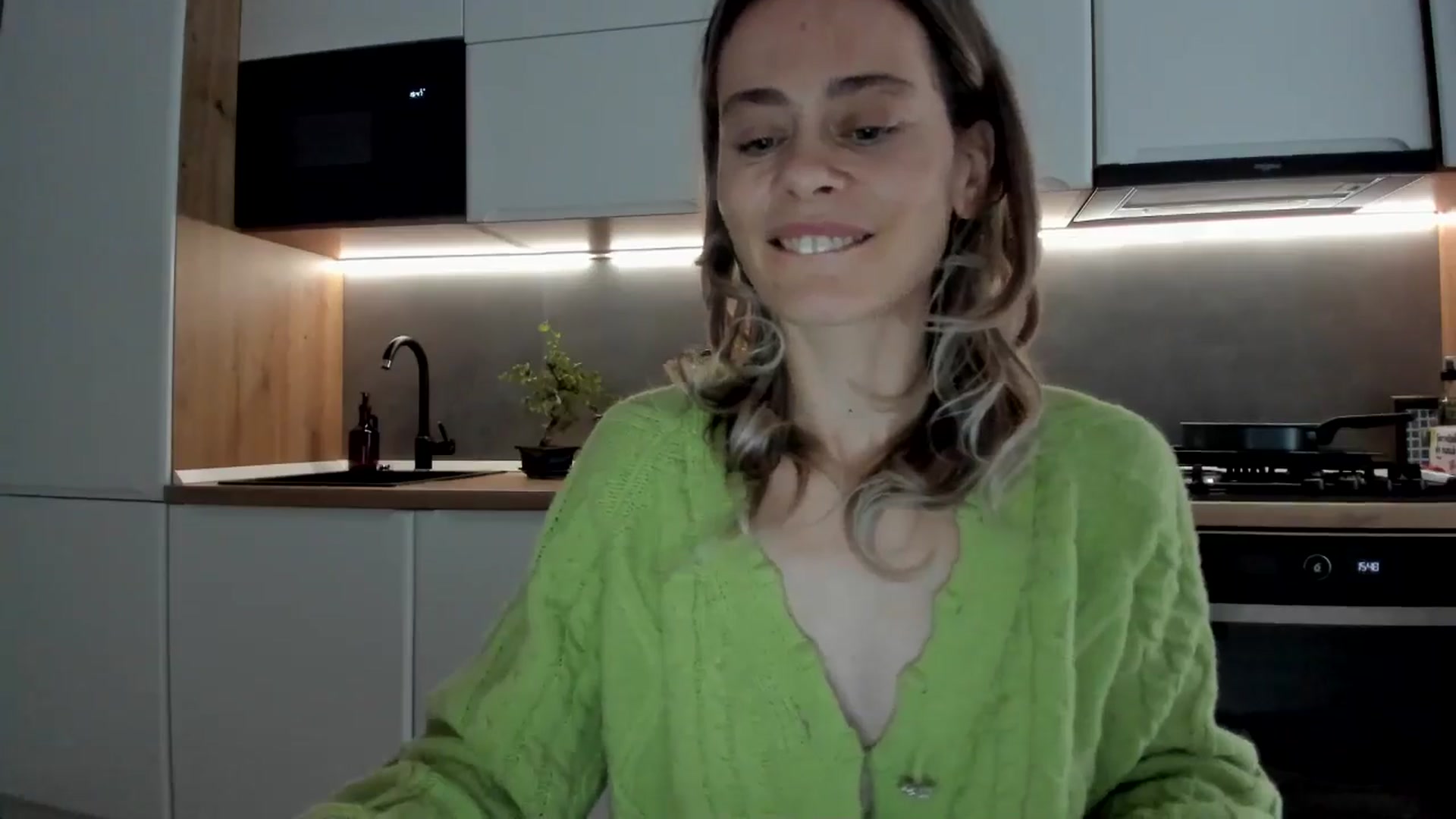 Gallery image thumbnail from DebbyPaige's myfreecams stream on, 09/29/2025, 13:27 image 18 of 20