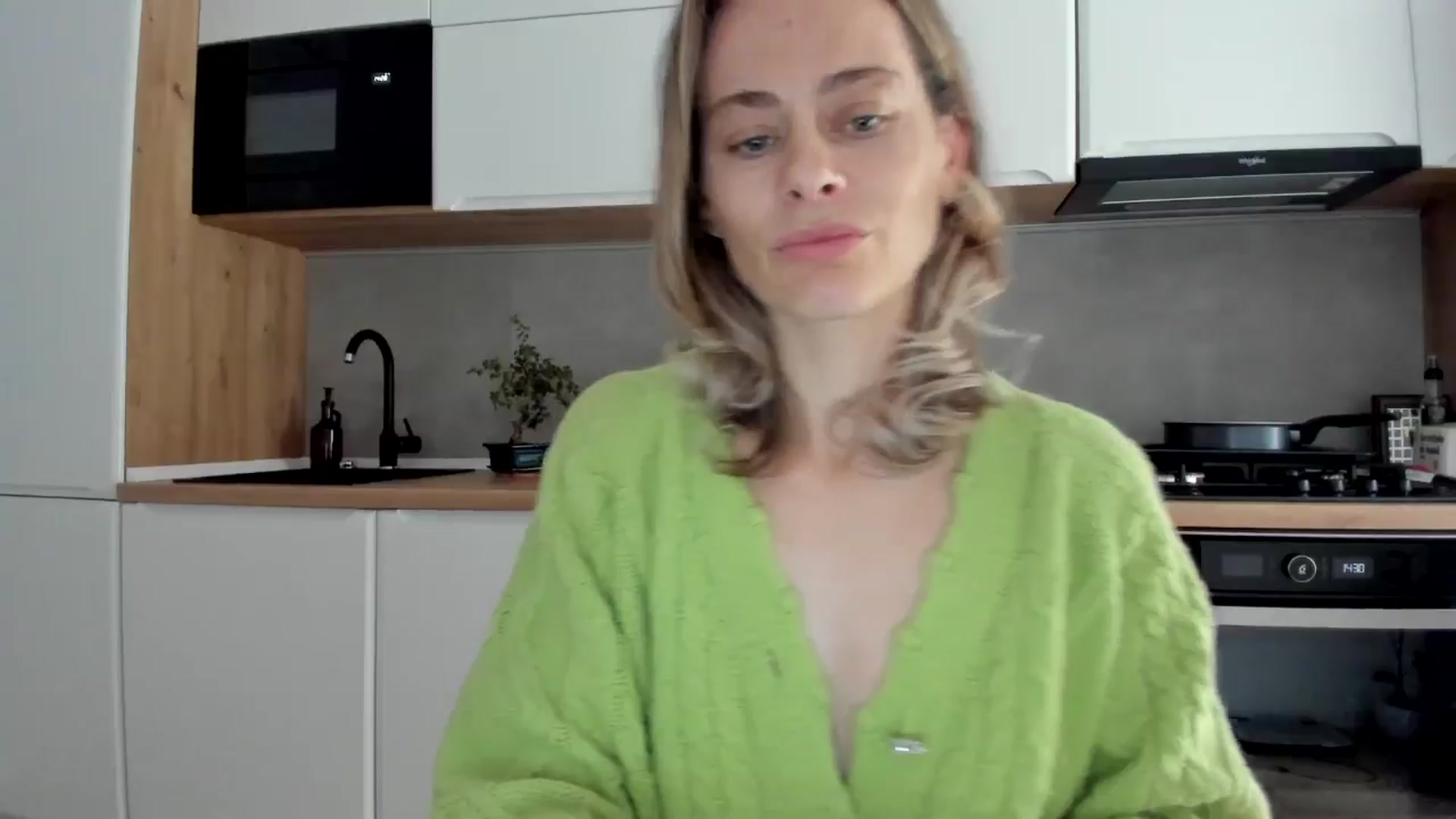 Gallery image thumbnail from DebbyPaige's myfreecams stream on, 09/29/2025, 13:27 image 11 of 20