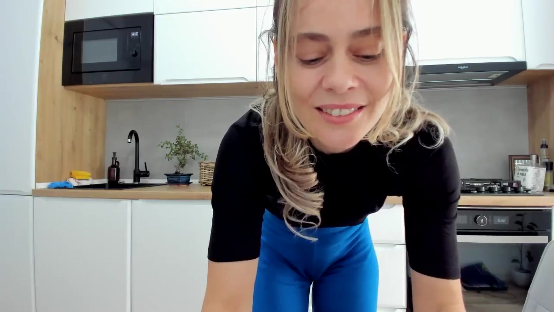 Gallery image thumbnail from DebbyPaige's myfreecams stream on, 09/30/2025, 14:01 image 14 of 20