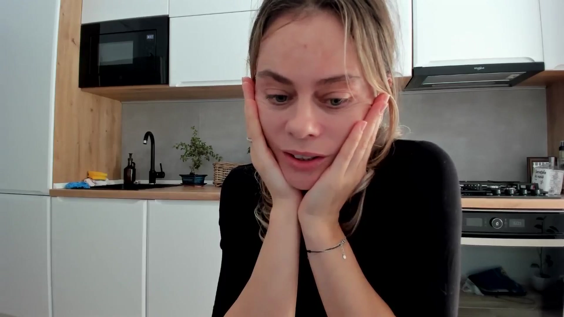 Gallery image thumbnail from DebbyPaige's myfreecams stream on, 09/30/2025, 14:01 image 6 of 20