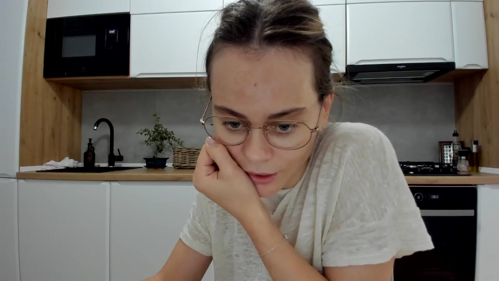 Gallery image thumbnail from DebbyPaige's myfreecams stream on, 10/02/2025, 11:29 image 10 of 20