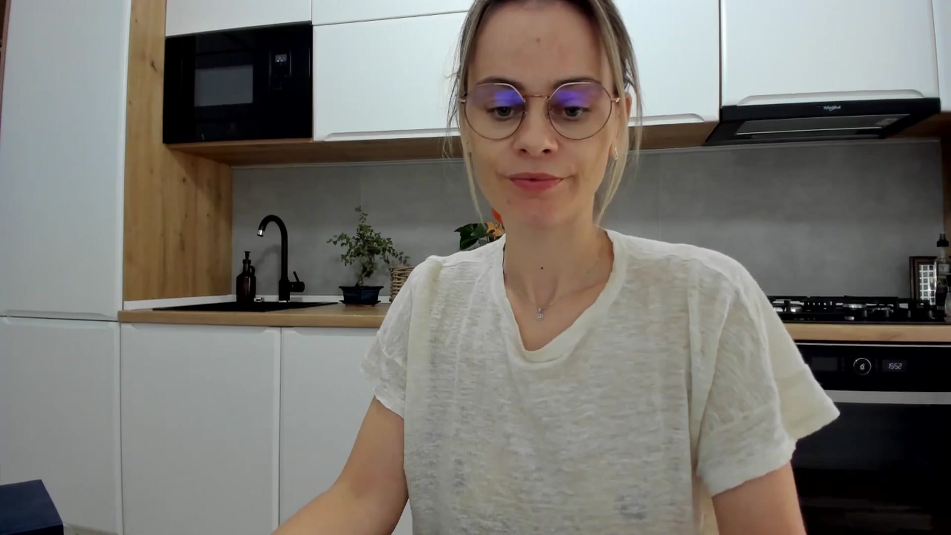 Gallery image thumbnail from DebbyPaige's myfreecams stream on, 10/02/2025, 13:41 image 13 of 20